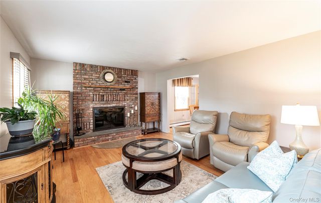 148 Lake Road, Valley Cottage, NY 10989