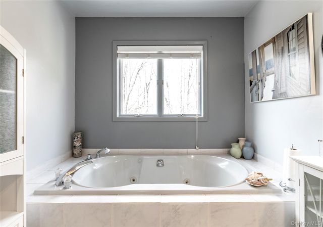 148 Lake Road, Valley Cottage, NY 10989
