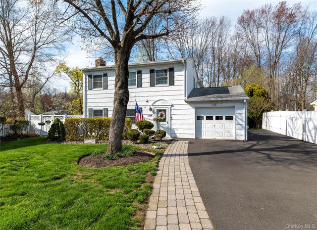 148 Lake Road, Valley Cottage, NY 10989