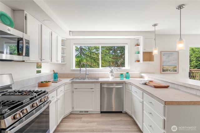 21204 8th Place W, Lynnwood, WA 98036