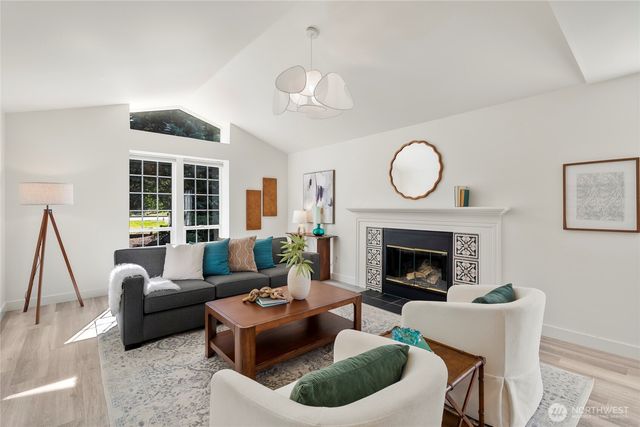 21204 8th Place W, Lynnwood, WA 98036