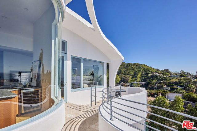 3885 Rambla Orienta, Malibu, CA 90265