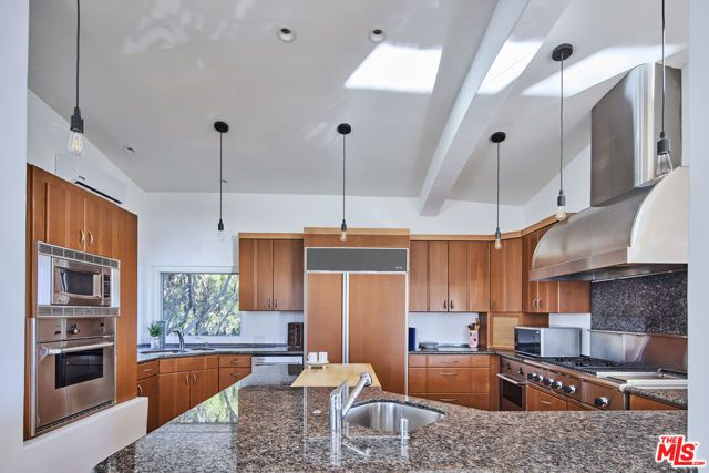 3885 Rambla Orienta, Malibu, CA 90265