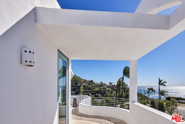 3885 Rambla Orienta, Malibu, CA 90265