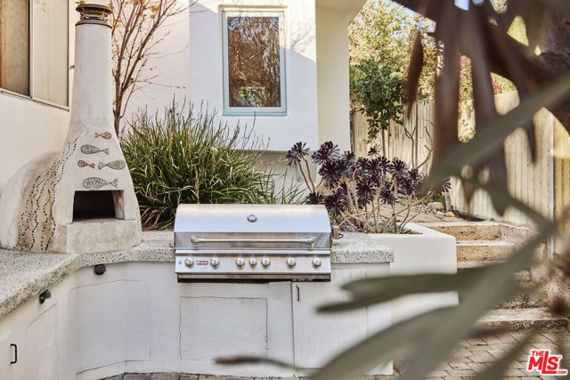 3885 Rambla Orienta, Malibu, CA 90265