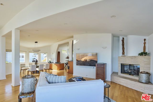 3885 Rambla Orienta, Malibu, CA 90265