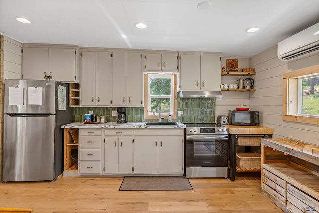 22739 SUNNYSIDE GULCH RD, Silver City, SD 57702