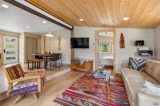22739 SUNNYSIDE GULCH RD, Silver City, SD 57702