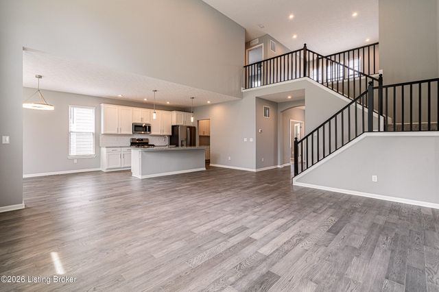 10536 Vista View Dr, Louisville, KY 40291
