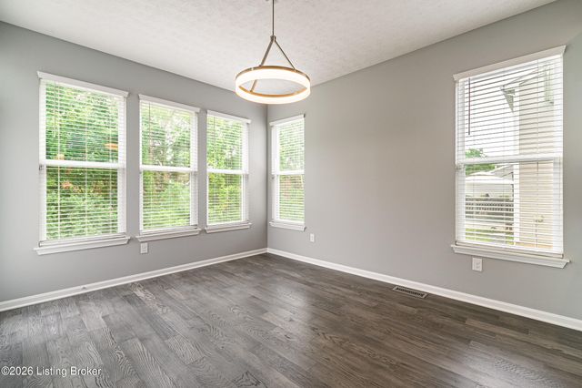 10536 Vista View Dr, Louisville, KY 40291