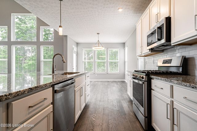 10536 Vista View Dr, Louisville, KY 40291