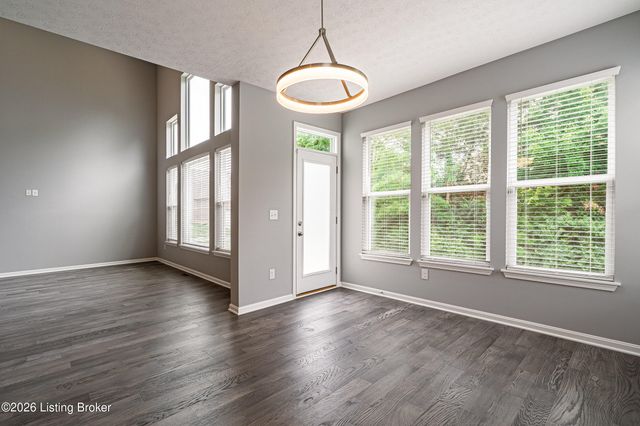 10536 Vista View Dr, Louisville, KY 40291