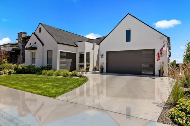 5883 E Marmount Ct, Boise, ID 83716
