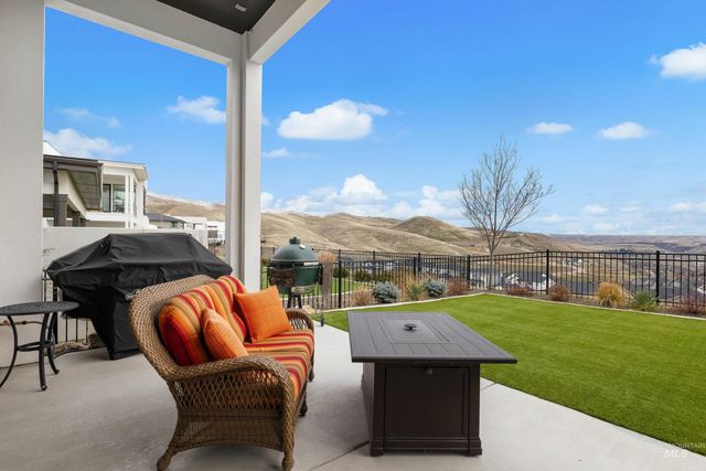 5883 E Marmount Ct, Boise, ID 83716