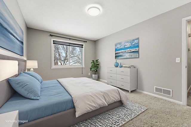 3737 Gershwin Lane N, Oakdale, MN 55128