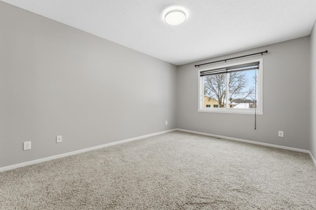 3737 Gershwin Lane N, Oakdale, MN 55128