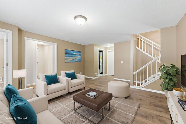 3737 Gershwin Lane N, Oakdale, MN 55128