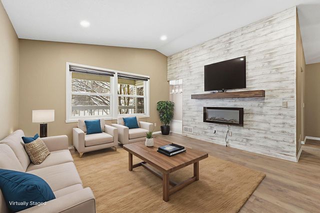 3737 Gershwin Lane N, Oakdale, MN 55128