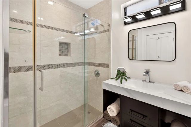 11814 Hesby Street, Valley Village, CA 91606