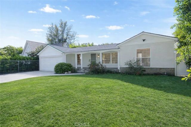 11814 Hesby Street, Valley Village, CA 91606