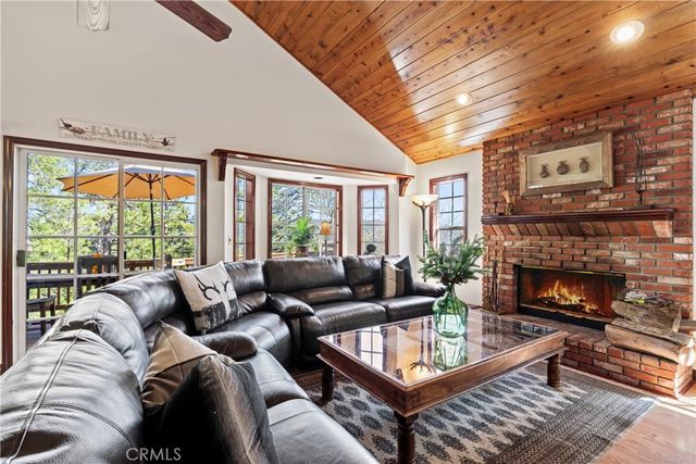 221 Grizzly Road, Lake Arrowhead, CA 92317