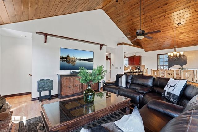 221 Grizzly Road, Lake Arrowhead, CA 92317