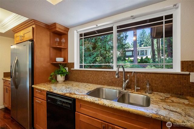 10716 127th Avenue NE, Kirkland, WA 98033