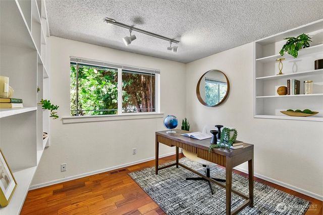 10716 127th Avenue NE, Kirkland, WA 98033