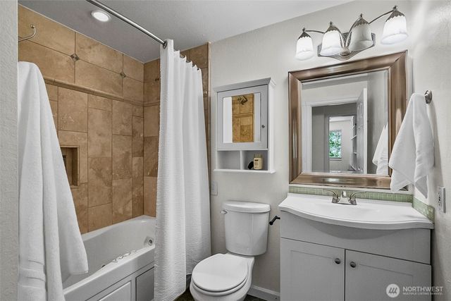 10716 127th Avenue NE, Kirkland, WA 98033