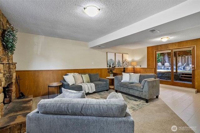 10716 127th Avenue NE, Kirkland, WA 98033