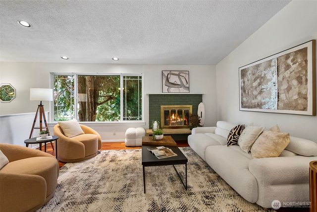 10716 127th Avenue NE, Kirkland, WA 98033