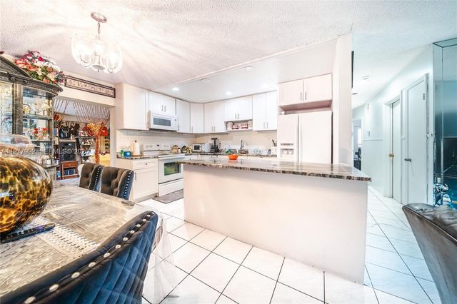 419 SW 80th Avenue, Pompano Beach, FL 33068