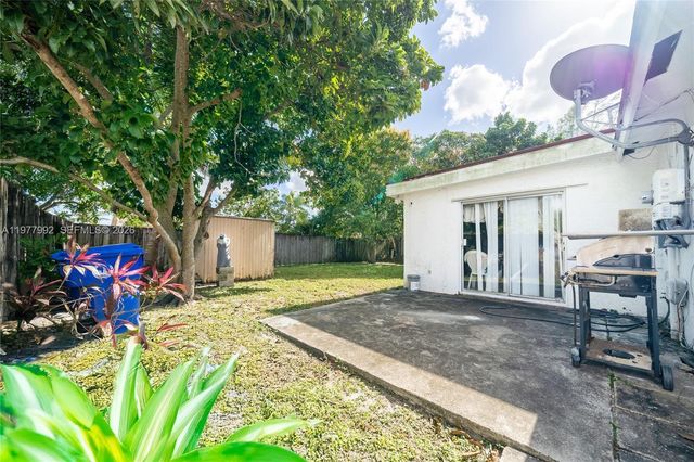 419 SW 80th Avenue, Pompano Beach, FL 33068
