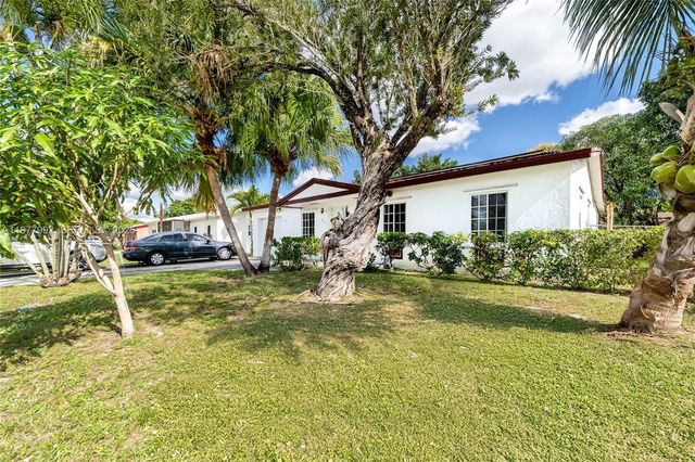 419 SW 80th Avenue, Pompano Beach, FL 33068