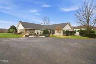 22120 Flame Leaf Drive, Bristol, VA 24202