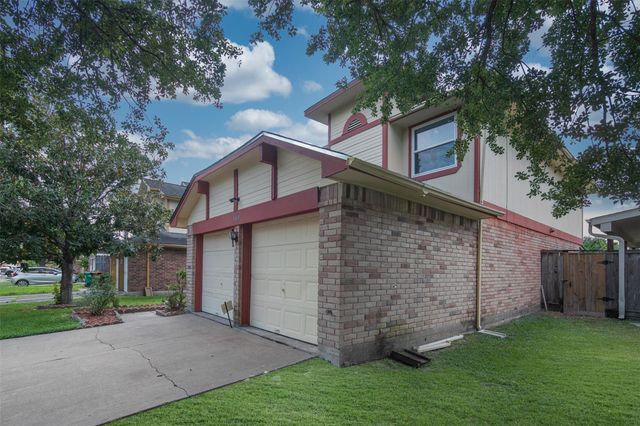 9418 Westacre Place, Houston, TX 77083