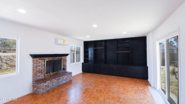 1414 DENNIS Circle, El Paso, TX 79925
