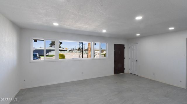1414 DENNIS Circle, El Paso, TX 79925