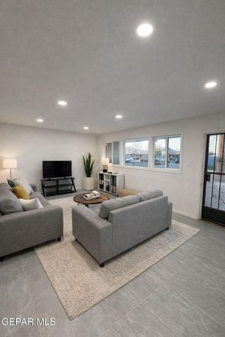 1414 DENNIS Circle, El Paso, TX 79925