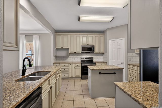 2135 Shoreham, San Antonio, TX 78260