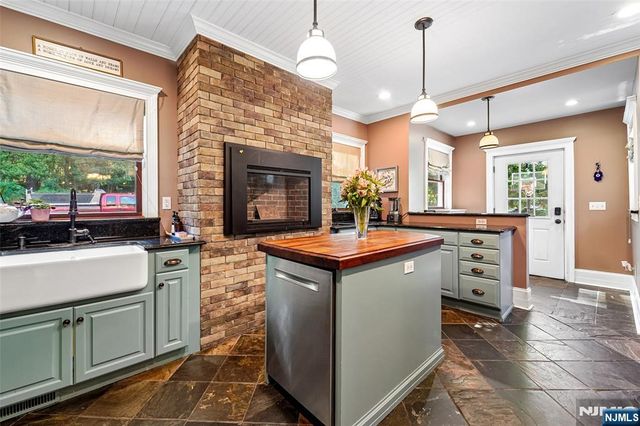 30 Olney Road, Mahwah, NJ 07430