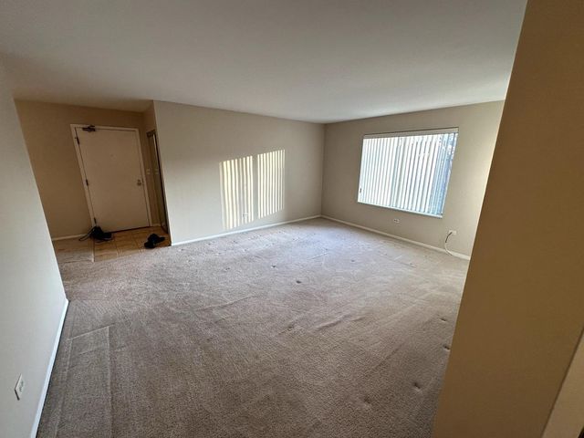 6165 Knoll Wood Road 41-204, Willowbrook, IL 60527