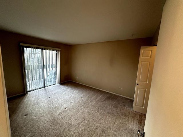 6165 Knoll Wood Road 41-204, Willowbrook, IL 60527