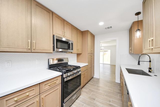 12534 Versailles Drive, Houston, TX 77015