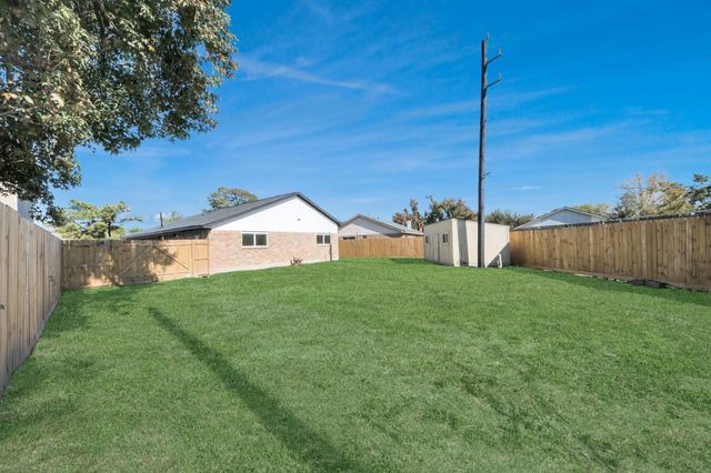 12534 Versailles Drive, Houston, TX 77015