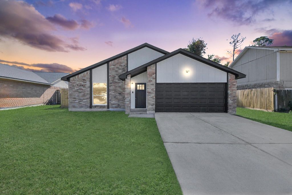 12534 Versailles Drive, Houston, TX 77015