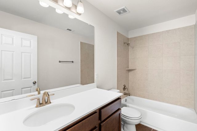 105 Lewisville LN, Leander, TX 78641