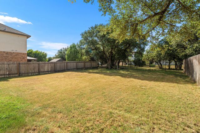 105 Lewisville LN, Leander, TX 78641