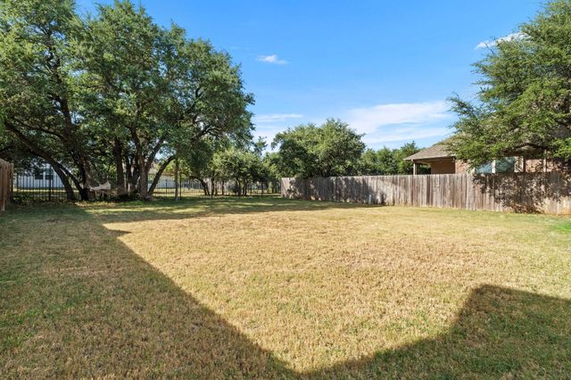 105 Lewisville LN, Leander, TX 78641