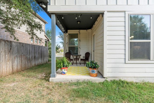 105 Lewisville LN, Leander, TX 78641